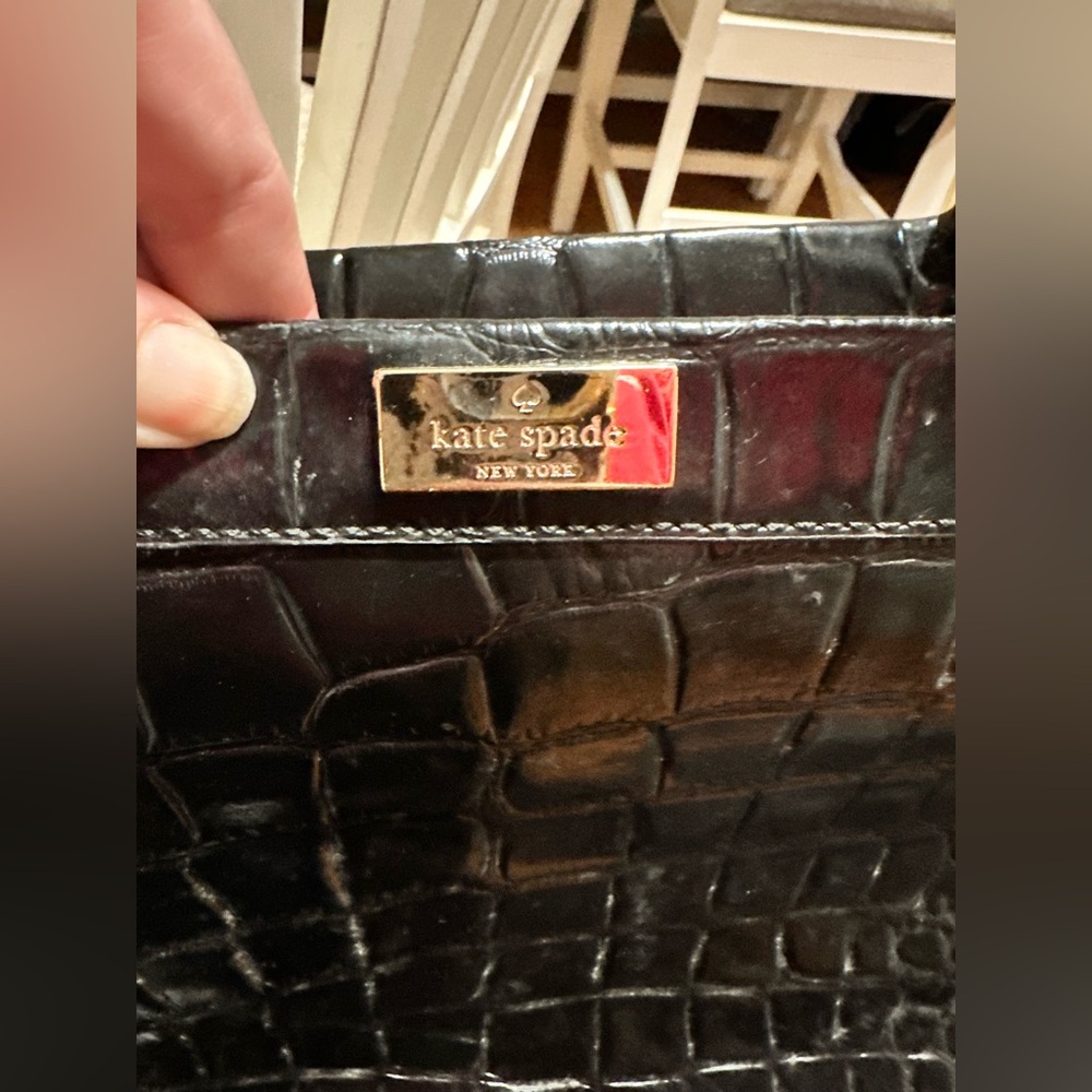 Kate Spade Elegant Black Crocodile-Embossed Handbag - Picture 3 of 15